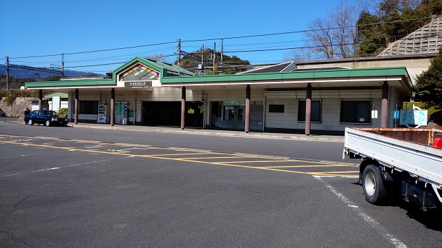 榊原温泉口駅駅舎